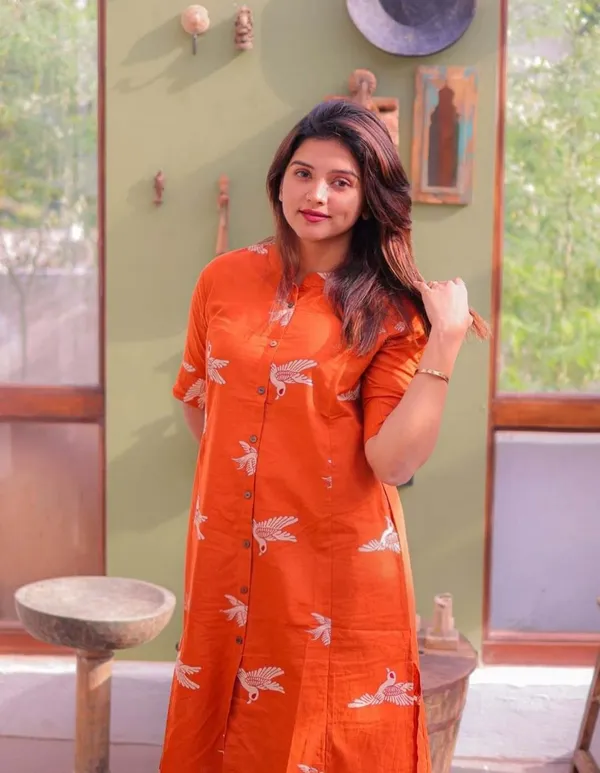 Yagnik_fashion_New_Festival_and_Daily_Wear_Stylish_Rayon_Kurta_Set_With_one_Side_Pocket