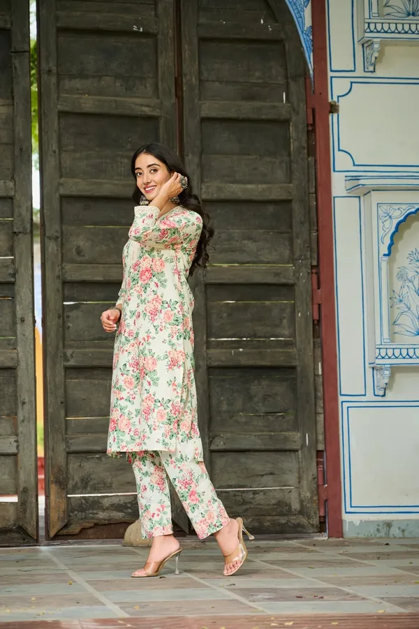 Yagnik_fashion_New_Festival_and_Daily_Wear_Stylish_Rayon_Kurta_Set_With_one_Side_Pocket