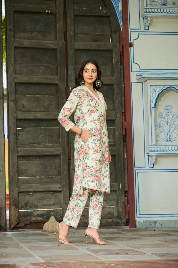 Yagnik_fashion_New_Festival_and_Daily_Wear_Stylish_Rayon_Kurta_Set_With_one_Side_Pocket
