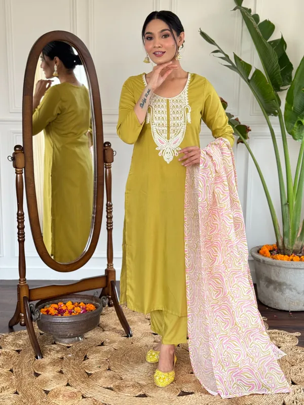 Embroidery_Kurti_Set