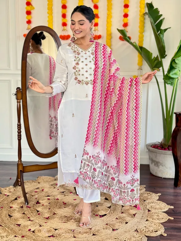 Embroidery_Kurti_Set
