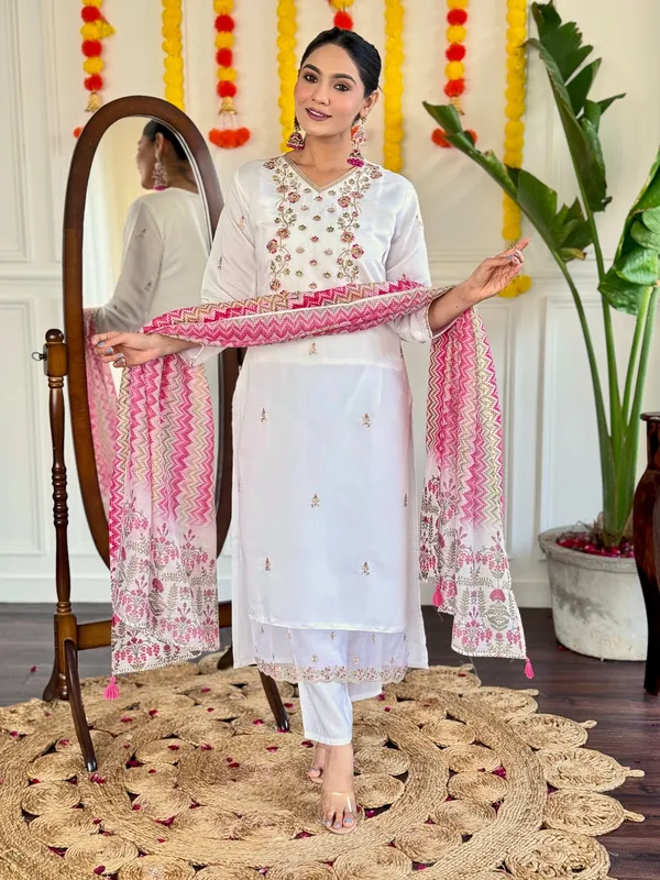 Embroidery_Kurti_Set