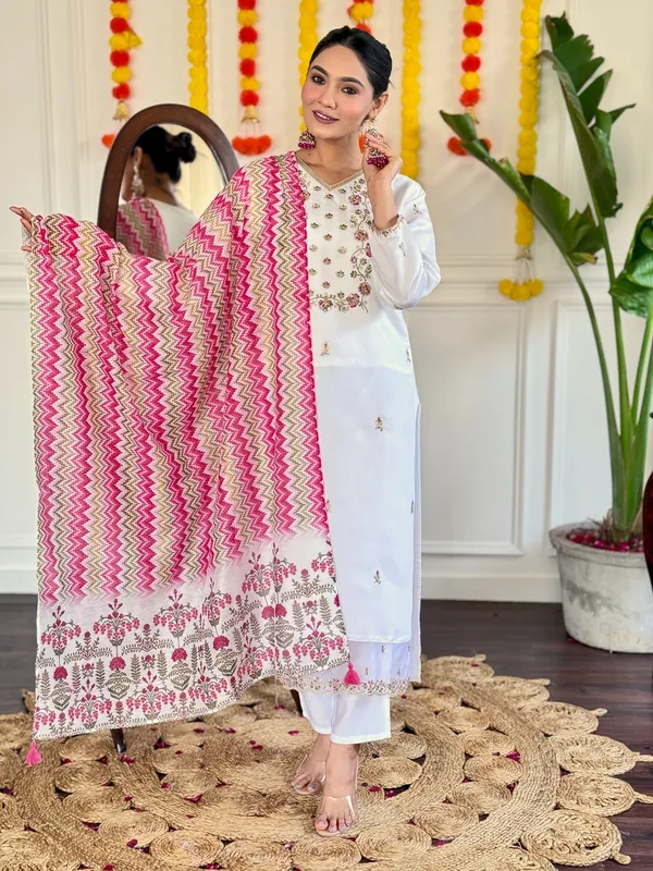 Embroidery_Kurti_Set