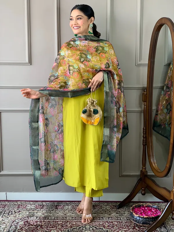 Embroidery_Kurti_Set
