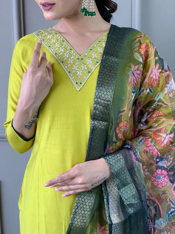 Embroidery_Kurti_Set