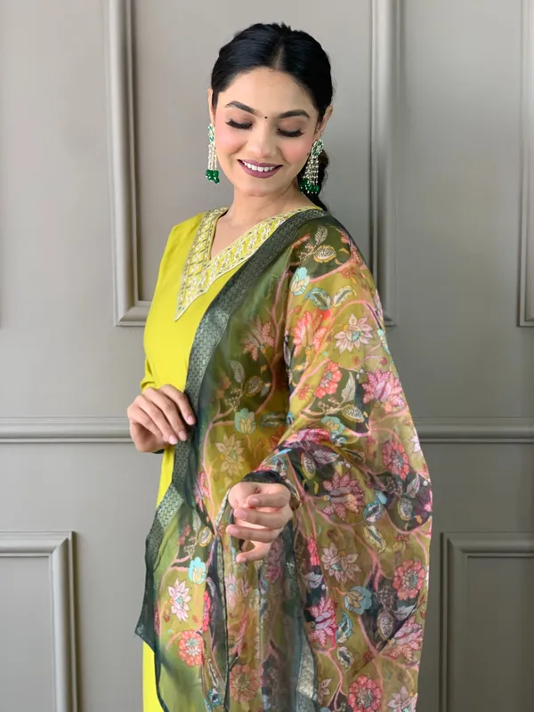 Embroidery_Kurti_Set