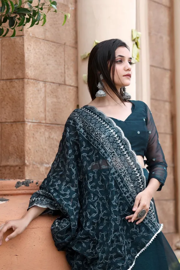 Blue_Georgette_Embroided_Lehngha_WIth_Choli_For_Women