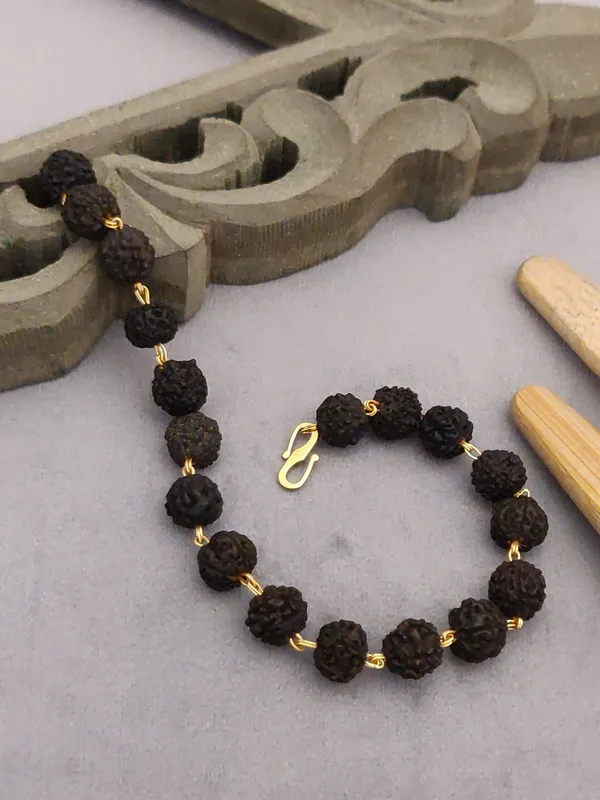 Regular_Black_2_Natural_Rudraksh_Bracelet_+_2_Pendants_For_Male_(Pack_Of_2)