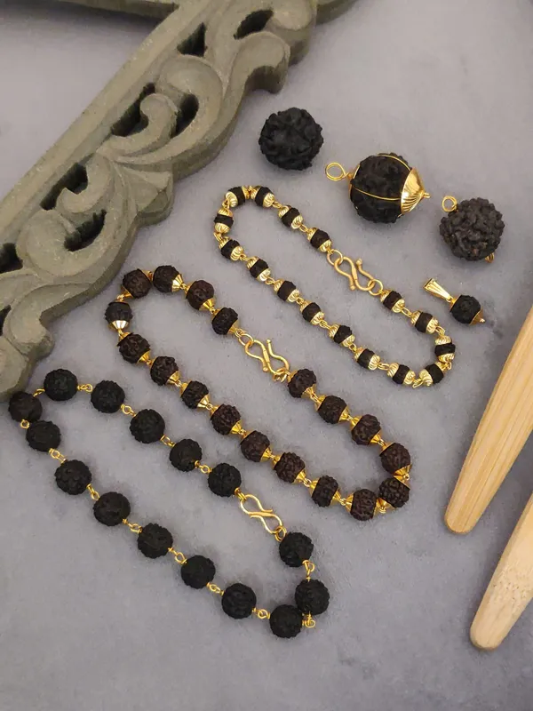 Gold_Plated__Combo_7_Products_3_Bracelets_3_Pendants_1_Natural_Rudraksh_Set_For_Male_