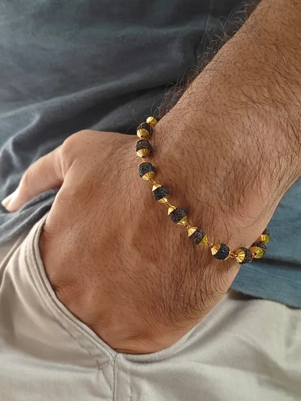 Gold_Plated__Natural_Rudraksh_Bracelet_For_Unisex