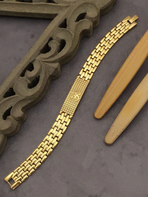 Gold_Plated__Texture_Ohm_Bracelet_For_Male