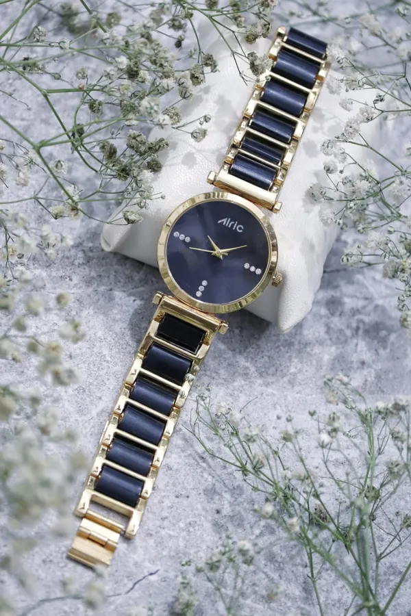 Gold_&_Black_Round_Quartz_Analog_Wrist_Watch_For_Girls_(13.6_Mm_Dial)