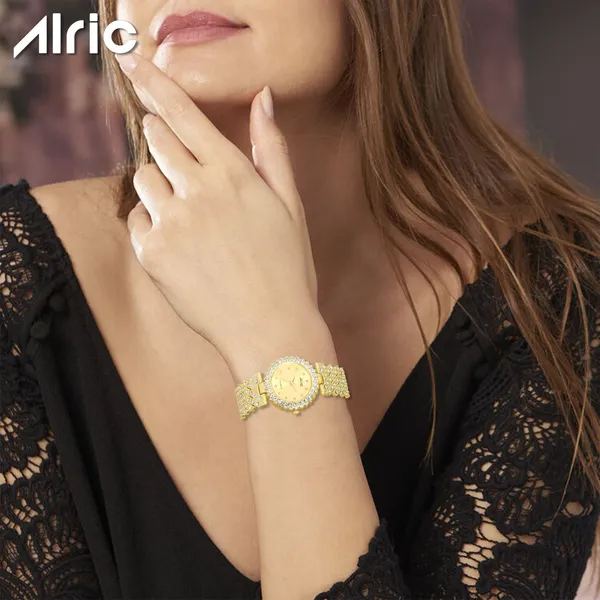 Gold_Round_Quartz_Analog_Wrist_Watch_For_Girls_(30_Mm_Dial)