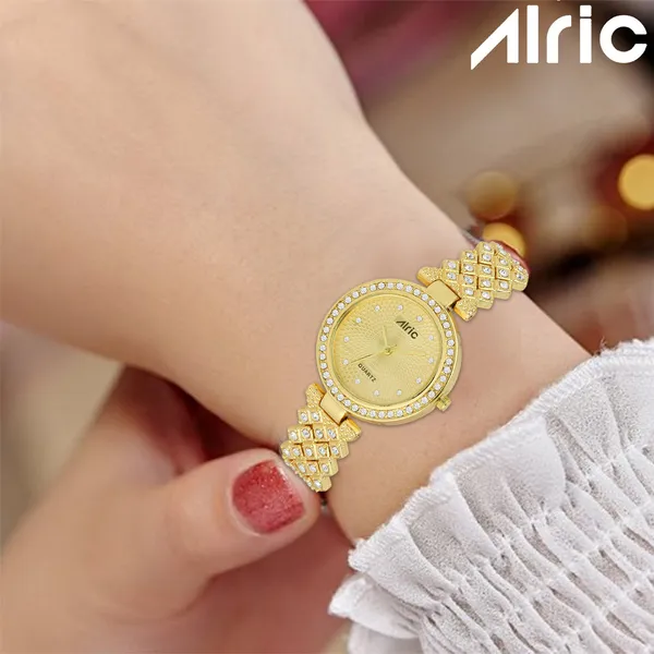 Gold_Round_Quartz_Analog_Wrist_Watch_For_Girls_(30_Mm_Dial)