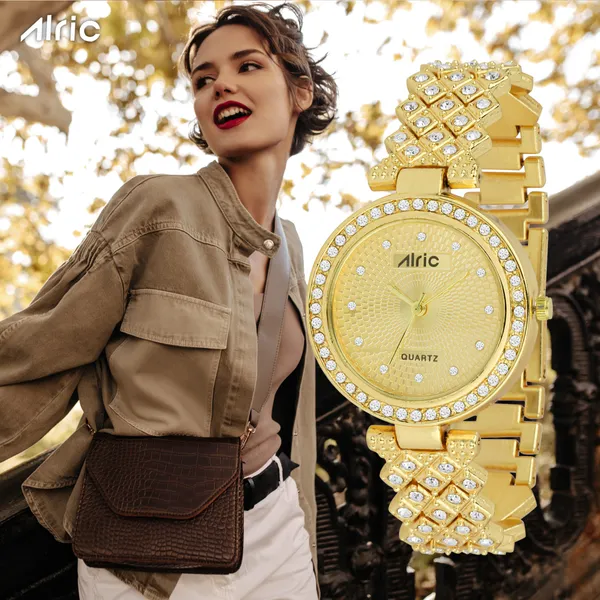 Gold_Round_Quartz_Analog_Wrist_Watch_For_Girls_(30_Mm_Dial)