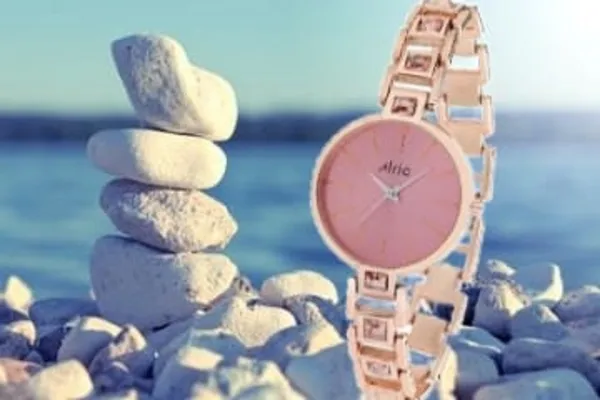Pink_Round_Quartz_Analog_Wrist_Watch_For_Girls_(30_Mm_Dial)