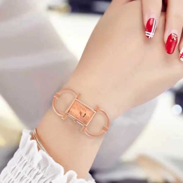 Rose_Gold_Square_Quartz_Analog_Wrist_Watch_For_Girls_(30_Mm_Dial)