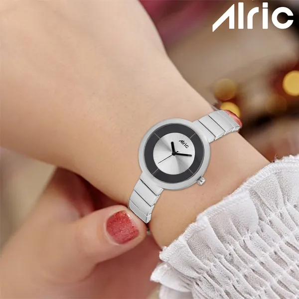 Silver_&_Black_Round_Quartz_Analog_Wrist_Watch_For_Girls_(30_Mm_Dial)