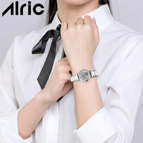 Silver_Round_Quartz_Analog_Wrist_Watch_For_Girls_(30_Mm_Dial)