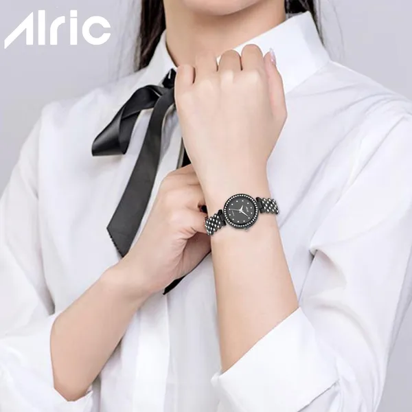 Black_Round_Quartz_Analog_Wrist_Watch_For_Girls_(30_Mm_Dial)