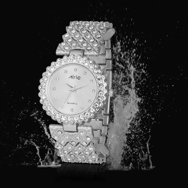 Silver_Round_Quartz_Analog_Wrist_Watch_For_Women_(30_Mm_Dial)