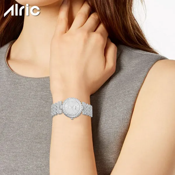 Silver_Round_Quartz_Analog_Wrist_Watch_For_Women_(30_Mm_Dial)