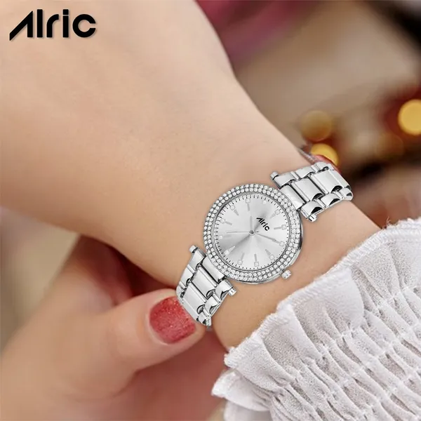 Silver_Round_Quartz_Analog_Wrist_Watch_For_Women_(30_Mm_Dial)