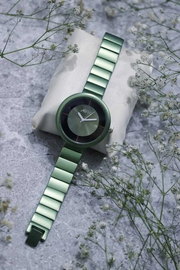 Military_Green_Round_Quartz_Analog_Wrist_Watch_For_Girls_(13.6_Mm_Dial)