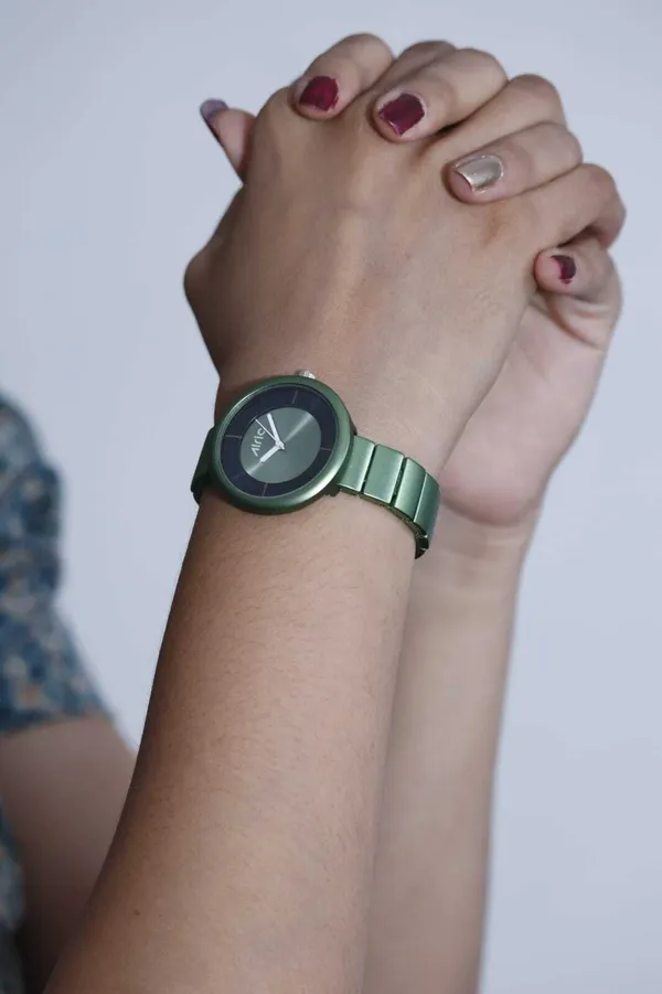 Military_Green_Round_Quartz_Analog_Wrist_Watch_For_Girls_(13.6_Mm_Dial)