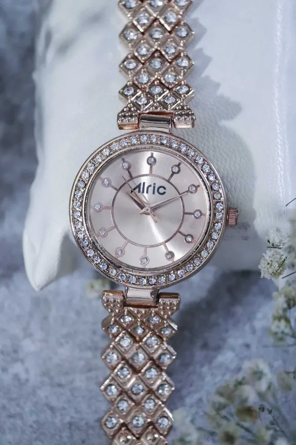 Rose_Gold_Round_Quartz_Analog_Wrist_Watch_For_Women_(13.6_Mm_Dial)