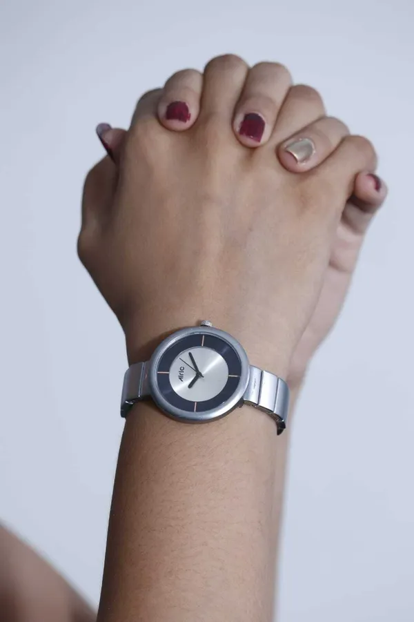 Silver_Quartz_Analog_Wrist_Watch_For_Girls