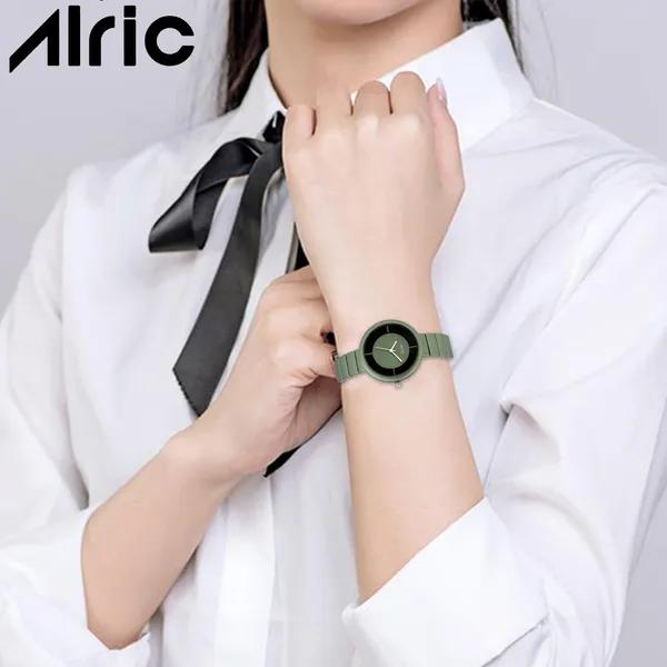 Military_Green_&_Black_Round_Quartz_Analog_Wrist_Watch_For_Girls_(30_Mm_Dial)