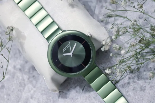 Military_Green_Round_Quartz_Analog_Wrist_Watch_For_Girls_(13.6_Mm_Dial)