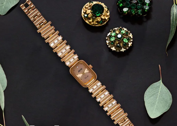 Charm_Gold_Rectangle_Quartz_Analog_Wrist_Watch_For_Girls_(30_Mm_Dial)