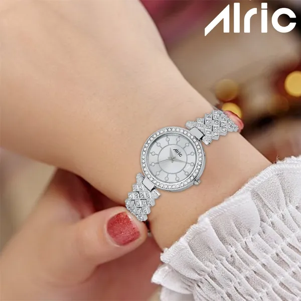 Silver_Round_Quartz_Analog_Wrist_Watch_For_Girls_(30_Mm_Dial)