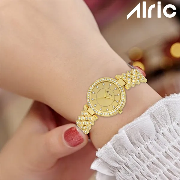 Gold_Round_Quartz_Analog_Wrist_Watch_For_Girls_(30_Mm_Dial)