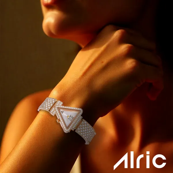 Vertex_Gold_Triangle_Quartz_Analog_Wrist_Watch_For_Girls_(30_Mm_Dial)