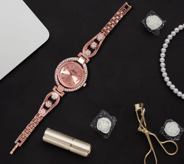 Aura_Rose_Gold__Round_Quartz_Analog_Wrist_Watch_For_Girls_(30_Mm_Dial)