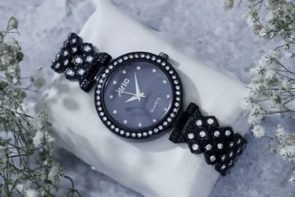 Black_Round_Quartz_Analog_Wrist_Watch_For_Women_(13.6_Mm_Dial)
