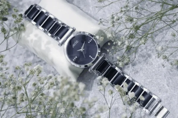 Silver_&_Black_Round_Quartz_Analog_Wrist_Watch_For_Women_(13.6_Mm_Dial)
