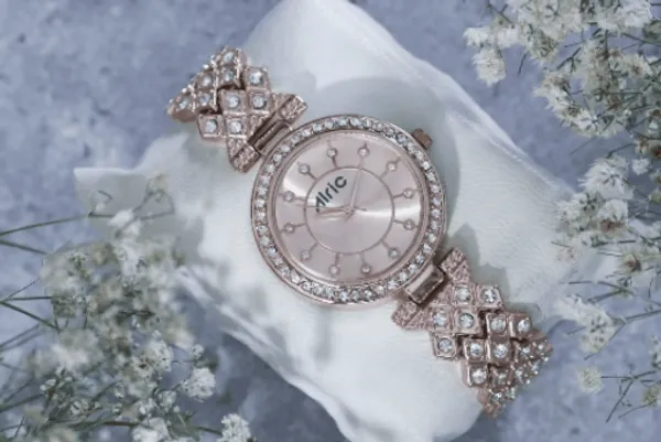 Rose_Gold_Round_Quartz_Analog_Wrist_Watch_For_Women_(13.6_Mm_Dial)
