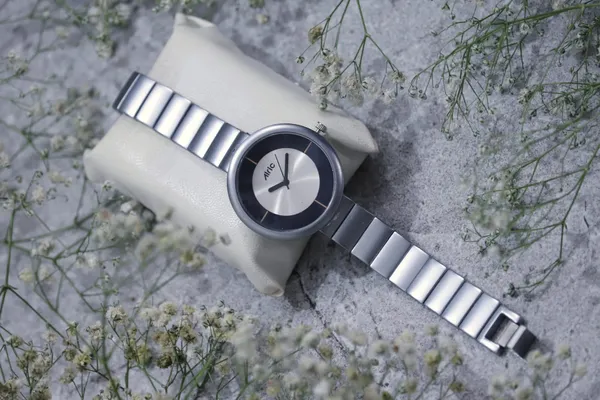 Silver_Quartz_Analog_Wrist_Watch_For_Girls