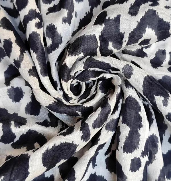 White_&_Black_Rayon_Blend_Women's_Scarf_(70x180_cm)