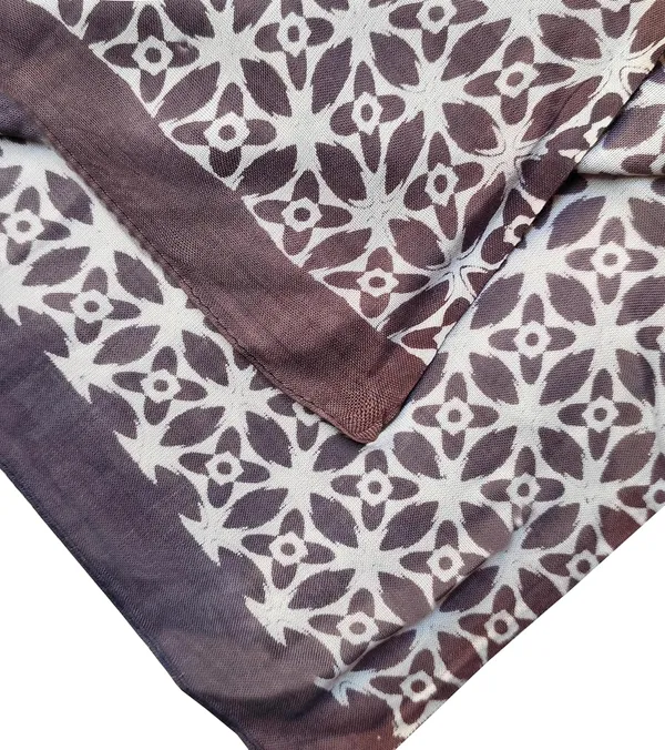 Geometric_Brown_&_Grey_Rayon_Blend_Women's_Scarf_(70x180_cm)