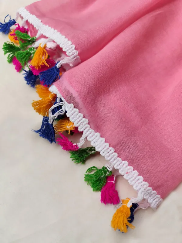 Solid_Salmon_Pink_Cotton_Blend_Women's_Stole_with_Tassels_(100x180_cm)