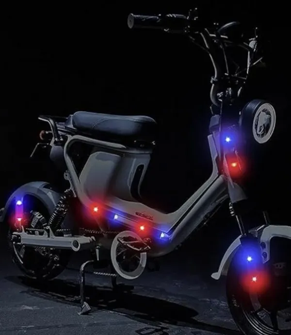 2_LED_Solar_Safety_Warning_Flashing_LED_Light_for_Car,_Bike,_Drone,_Fence