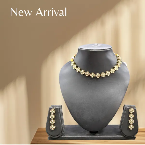 Victorian_Finishing_Brass_Necklace_Set_For_Women