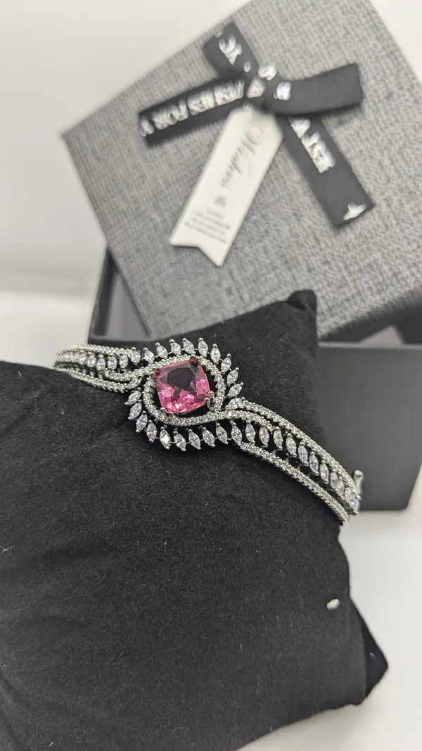 Silver_Finishing_Brass_Bracelet_For_Women