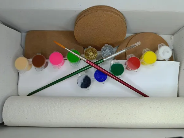Craft_Coloring_Painting_DIY_Kit_with_12_Water_Color_,_3_Brushes,__2_Canvas_Size_16_cm_X_22_cm_5_Round_MDF_Boards_diameter_75_cm_,_2_diameter_10_cm_Pack_of_26_items