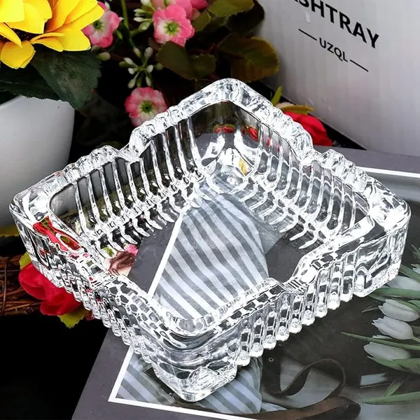Transparent_Square_Glass_Ashtray_For_Cigarettes